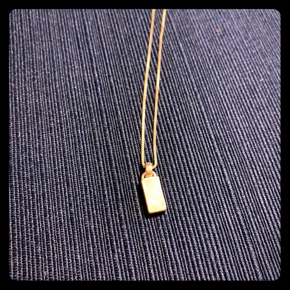 Silver necklace with white opalescent pendant. - Picture 1 of 3
